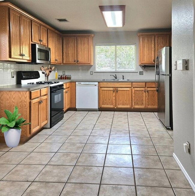Building Photo - 1408 Brighton Bend Ln