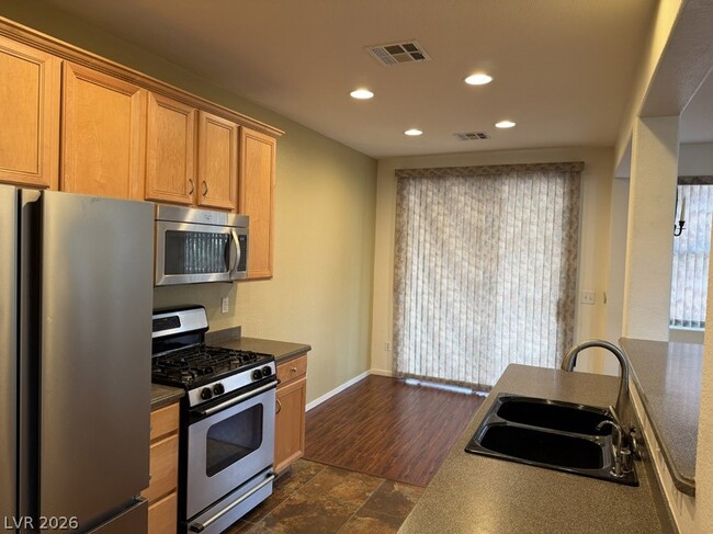 Building Photo - 6280 W Levi Ave