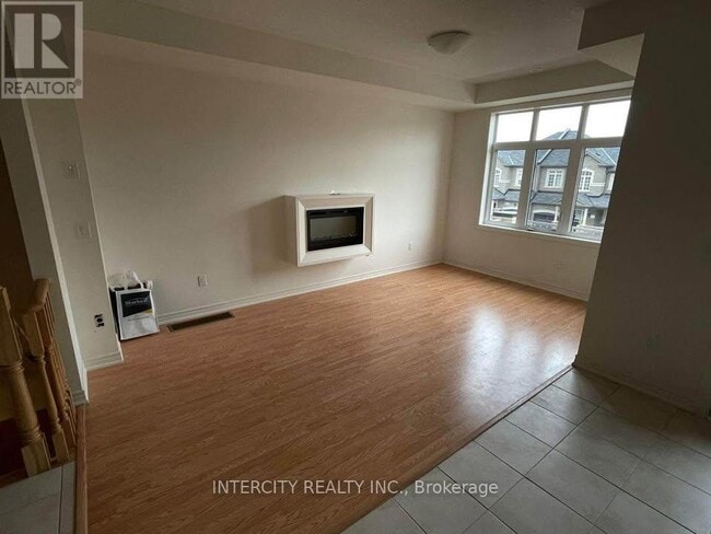 Building Photo - 468 Silver Maple Rd