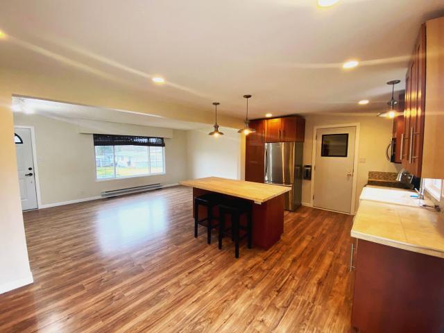 Photo du bâtiment - 3 bedroom in Kitimat BC V8C 2J8