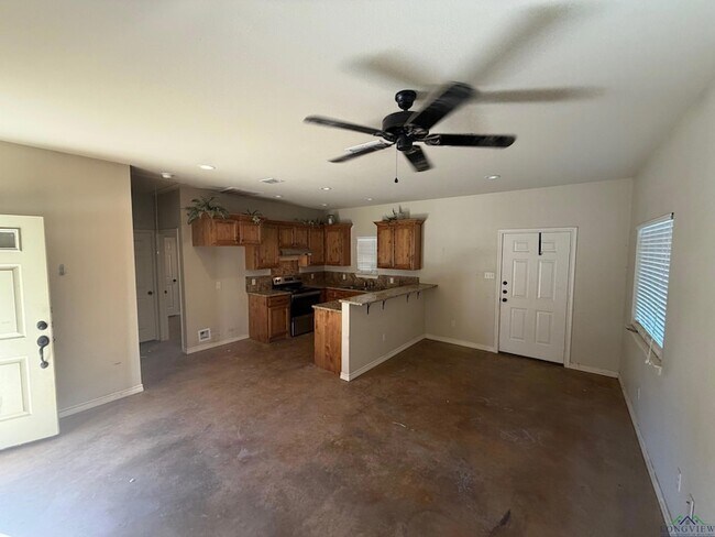 Foto del edificio - 156 Summer Creek Dr