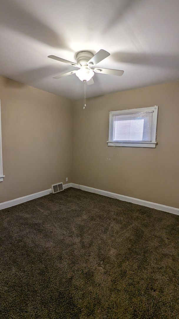 74117413 Brookpark Rd Unit 7413, Cleveland, OH 44129 Room for Rent