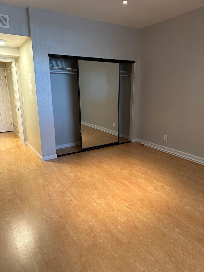 Foto del edificio - 941 W Carson St