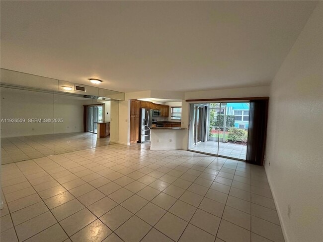 Foto del edificio - 2651 SE 19th Ct