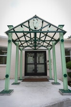 Building Photo - 3015 Upton Dr