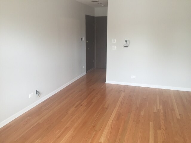 Building Photo - 3485 N Elston Ave