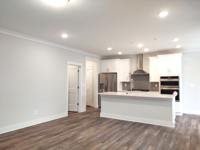 Foto del edificio - Beautiful Home located in the McKee Grove ...