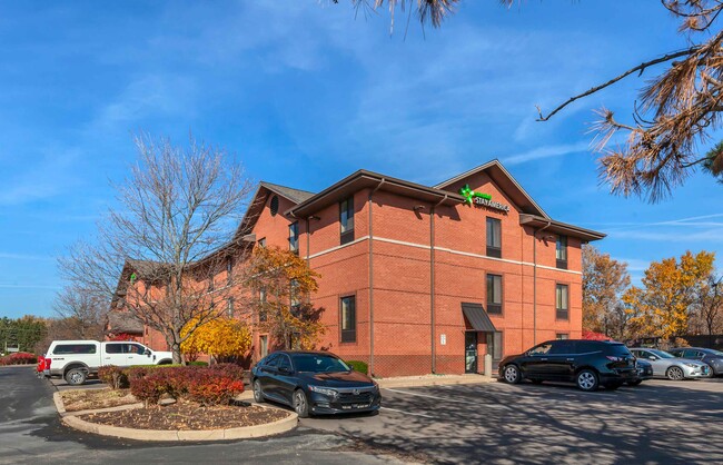 Building Photo - Furnished Studio-Rockford - State Street