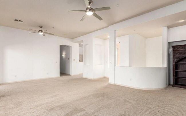 Foto del edificio - 16420 N Thompson Peak Pkwy