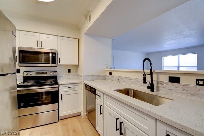 Building Photo - 8101 W Flamingo Rd