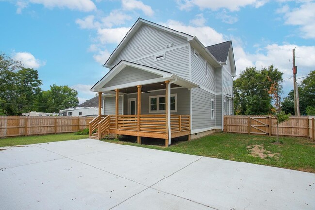 Building Photo - 1611 Century St