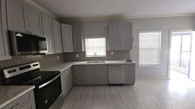 Building Photo - 5802 Twisted Pine Ct