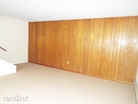 Building Photo - 1 br, 1 bath  - 1057 Schwanger Rd Apt 6