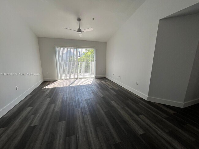 Foto del edificio - 655 SW 111th Way