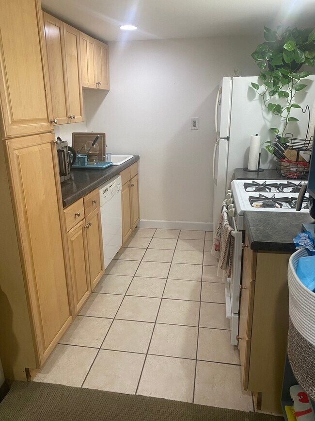 Foto del edificio - 3317 N Claremont Ave