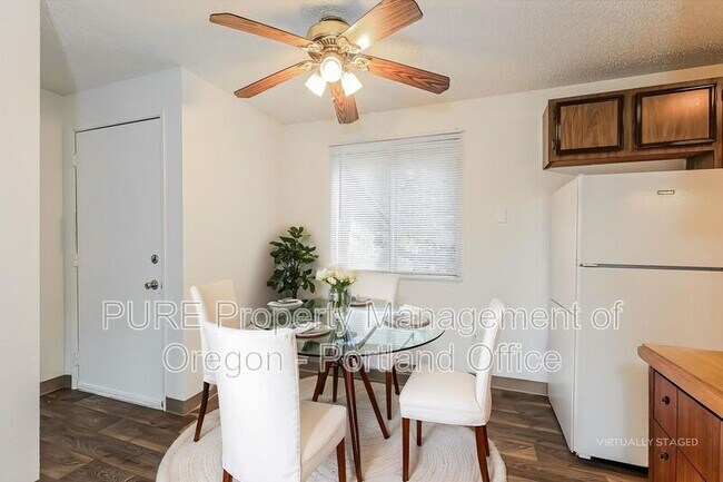 Foto del edificio - 14144 NE Sandy Blvd