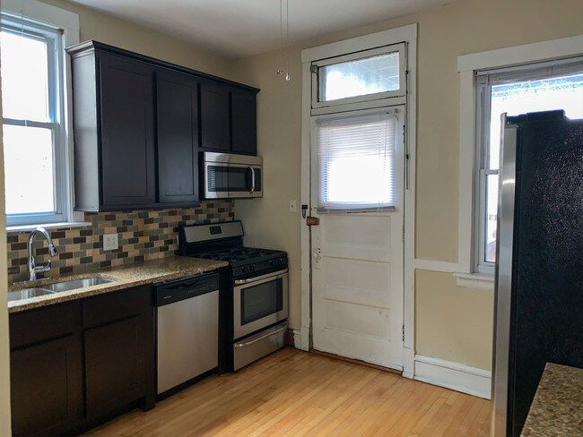 Foto del edificio - 4130 N Ashland Ave