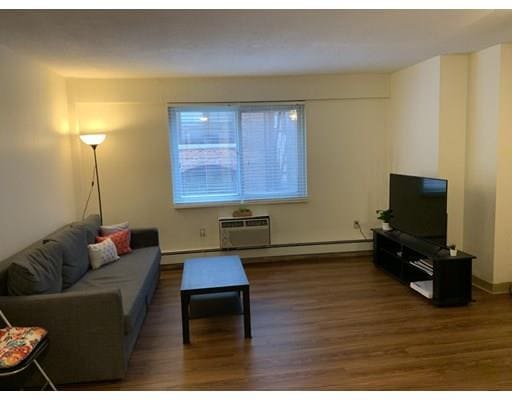 Building Photo - 123 Bowdoin St