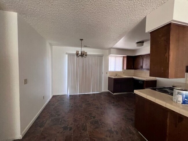 Foto del edificio - 3627-3633 S Shady St