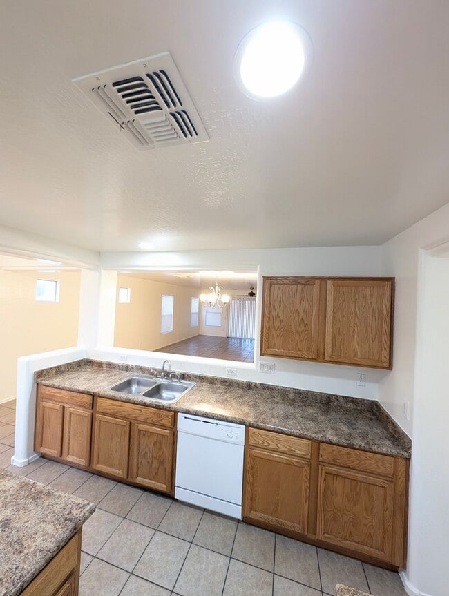 Foto del edificio - AVAILABLE NOW!!! - Roomy single story 4 bedroom home for rent in Pecan Creek!