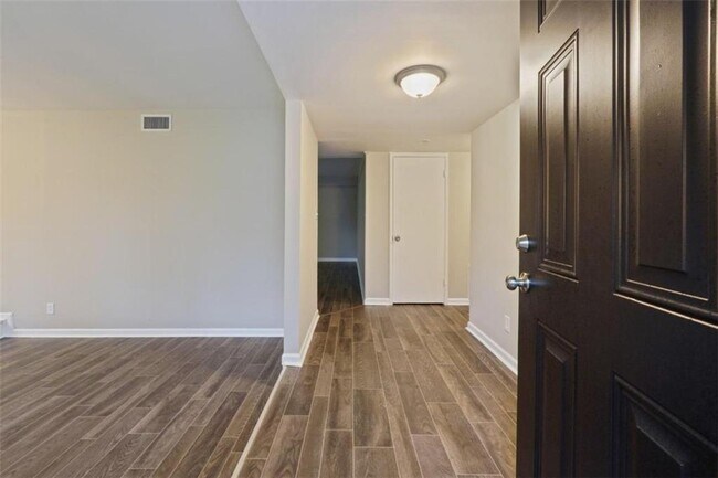 Foto del edificio - 6570 Kimberly Mill Rd