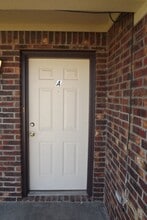 Building Photo - 331 Janelle Dr