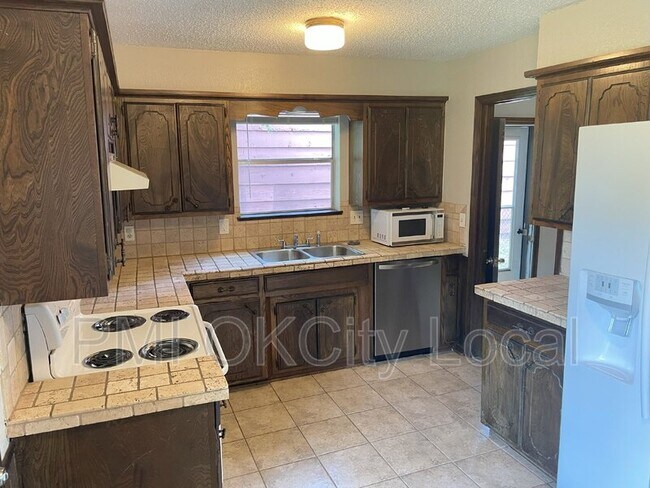 Foto del edificio - 2325 N Redmond Ave