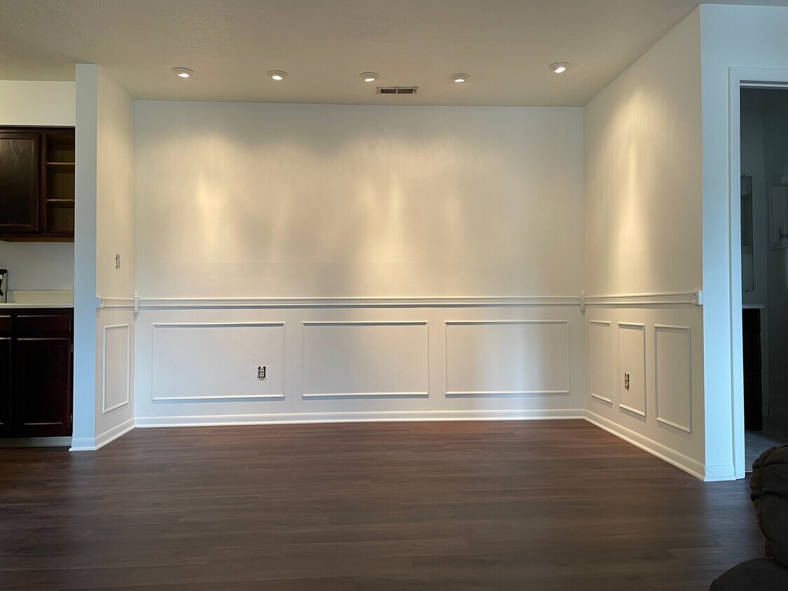Dining Area - 2261 Hedgerow Rd