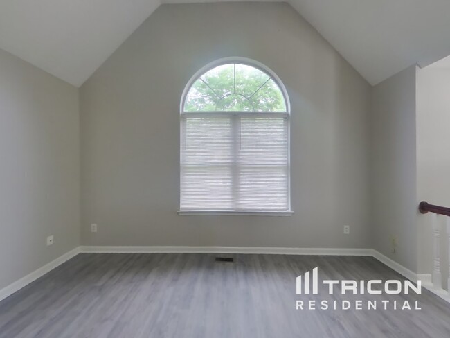 Building Photo - 4074 Five Oaks Ct