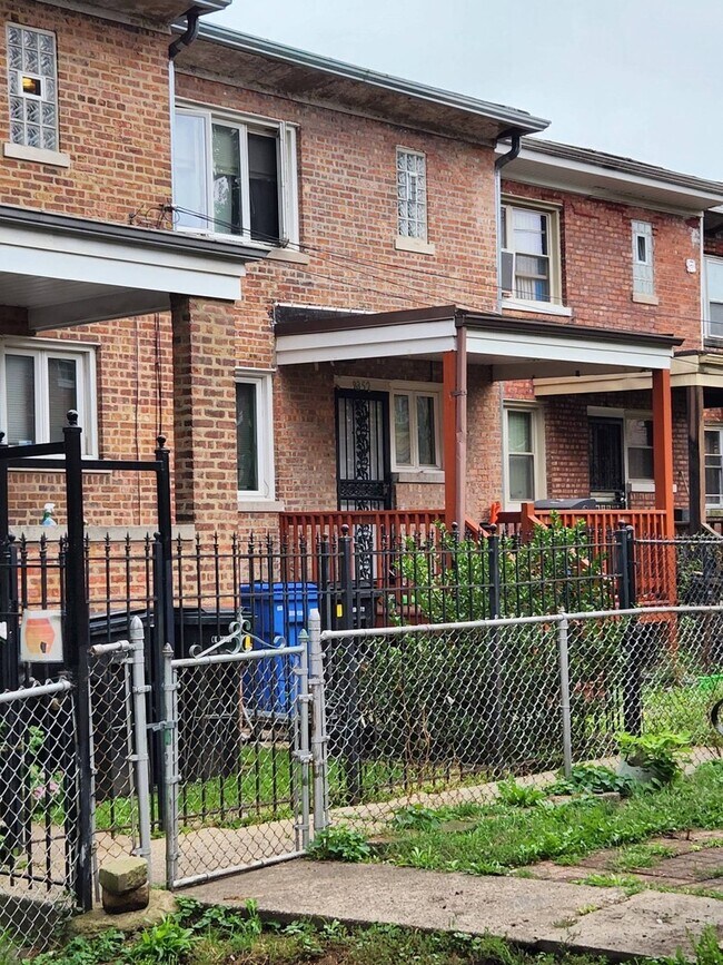 Building Photo - 8352 S Ingleside Ave