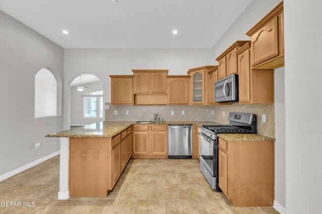 Foto del edificio - 14350 N Cave Dr