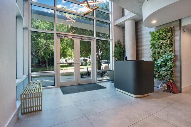 Foto del edificio - 525 E Jackson St