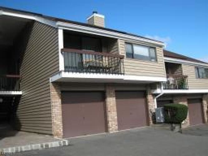 12 Overlook Dr, Clinton, NJ 08809 Condo for Rent in Clinton, NJ