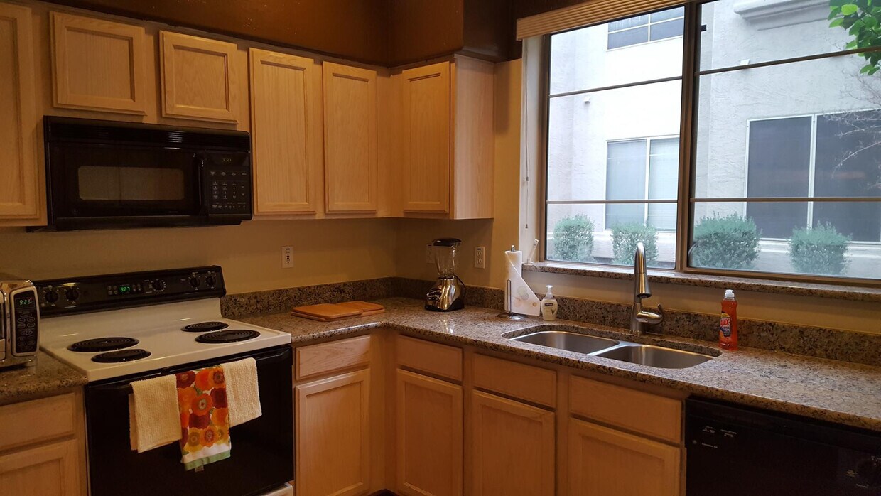 Foto del edificio - 8180 E Shea Blvd
