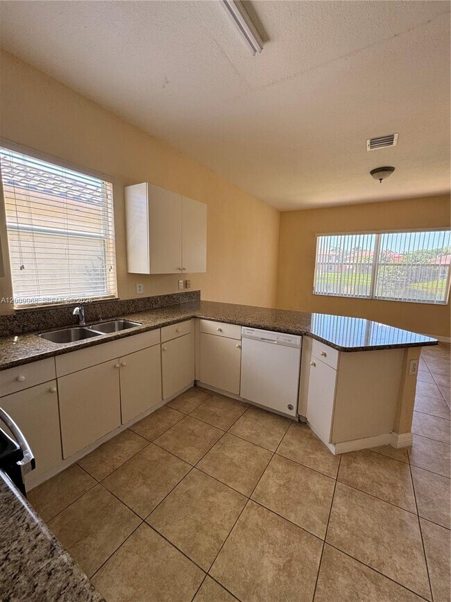Foto del edificio - 12860 SW 51st St