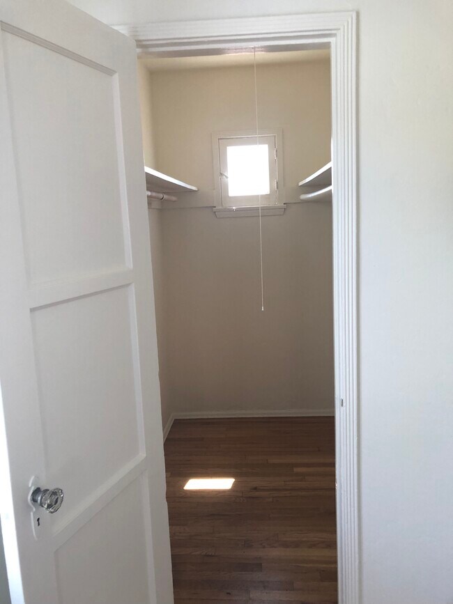 Foto del edificio - 2412 W Glendon Way