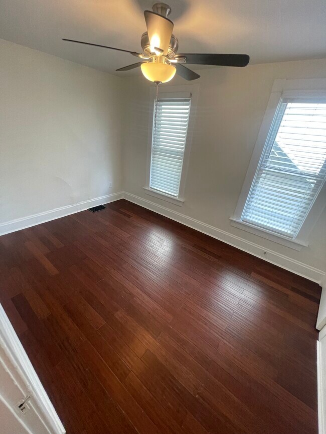 Building Photo - 443 E Whittier St