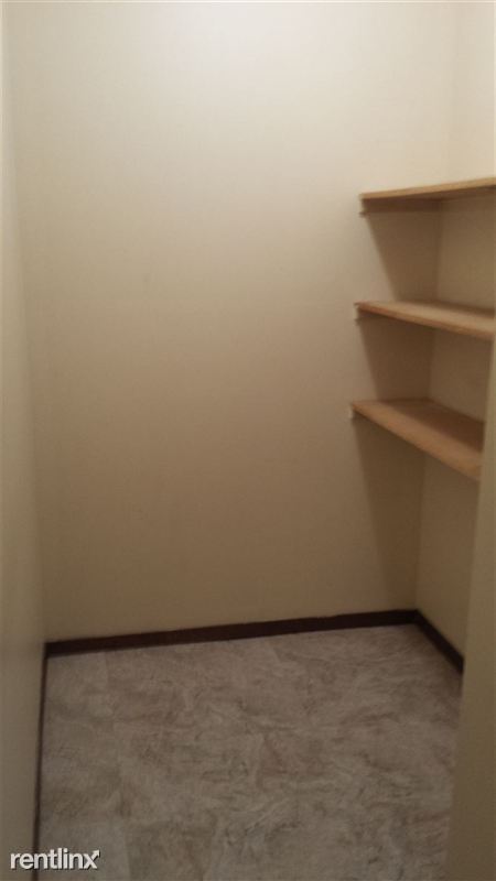 Foto del edificio - 2402 Marquette Rd