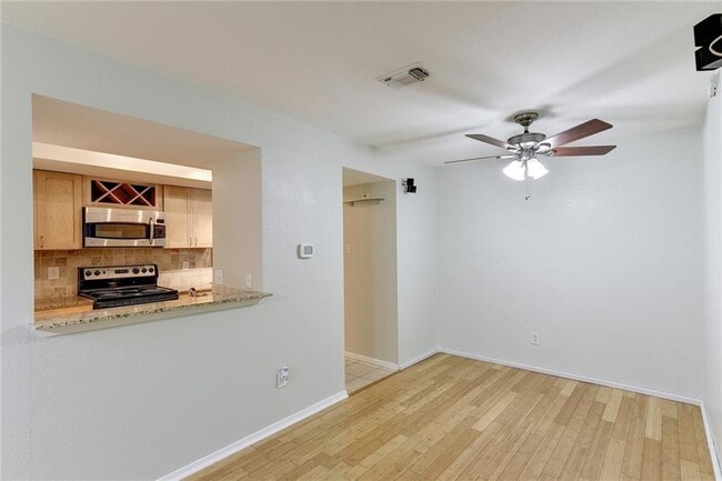 Building Photo - 3627 Menchaca Rd