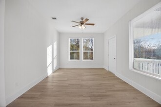 Building Photo - 304 W Vulcan St