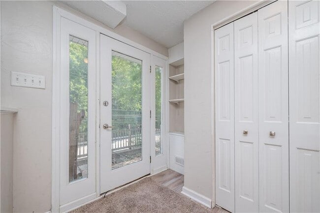 Building Photo - 702 Seavey Rd