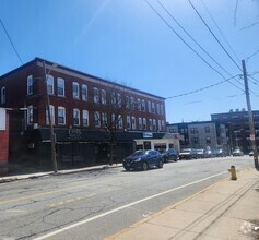 Building Photo - 19 Lunenburg St