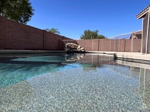 Building Photo - 2610 S Moccasin Trail