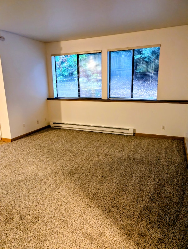 Foto principal - 9233 Interlake Ave N