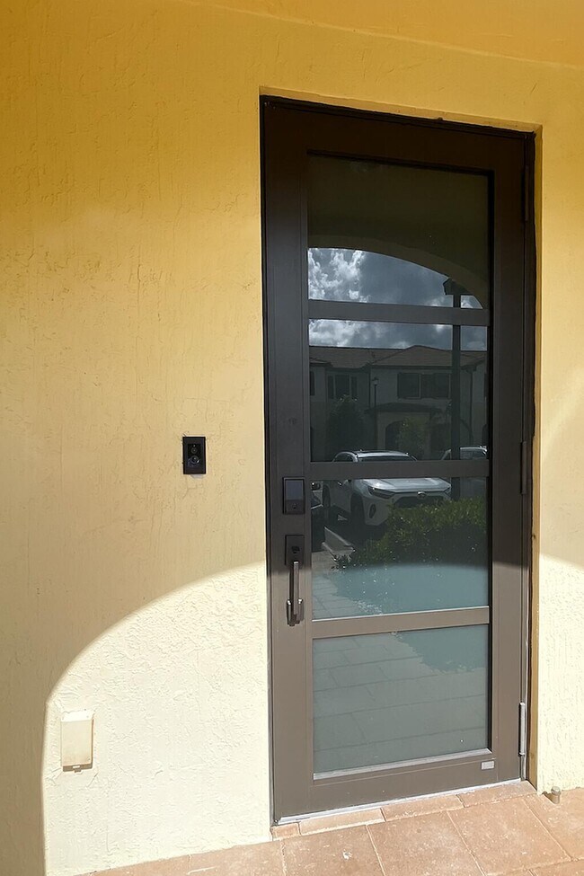 Foto del edificio - 10606 West 33rd Ct