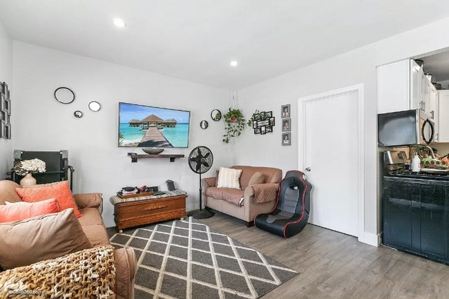 Building Photo - 2859 K St