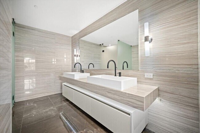 Foto del edificio - 2200 N Ocean Blvd