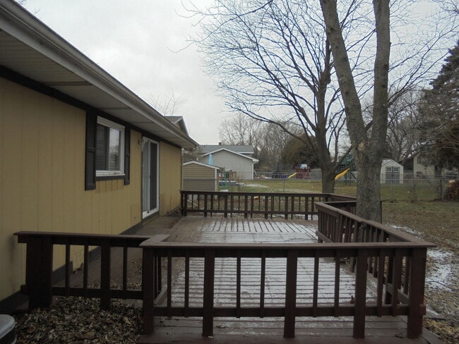 Building Photo - 66 Barrow Dr