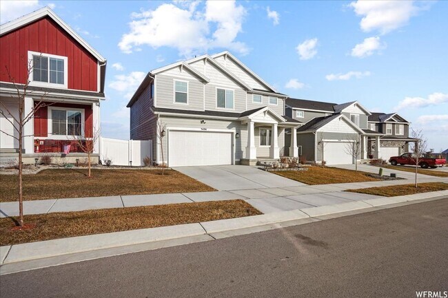 Building Photo - Gorgeous Home with unobstructed views in H...