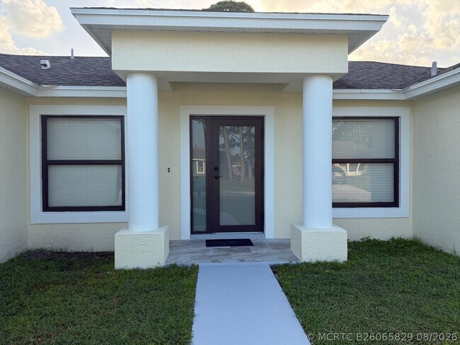 Foto del edificio - 1566 SE Sutton St
